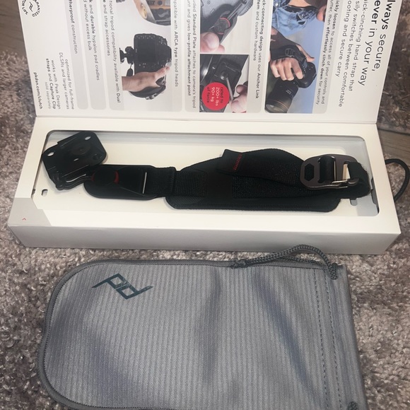 Clutch Camera Hand Strap - Picture 3 of 5